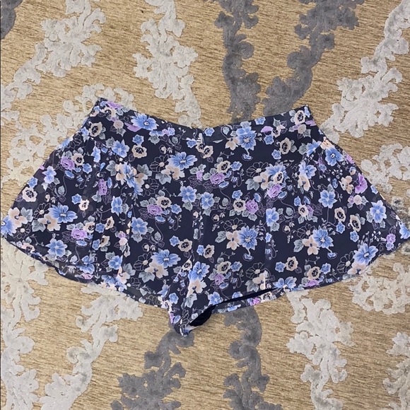 Free People Flowy Floral Shorts - Picture 4 of 8